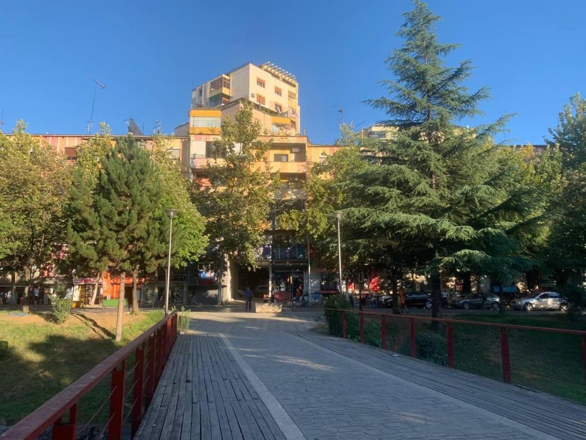 Kristi'S Apartment In The Heart Of Tirana Exterior photo